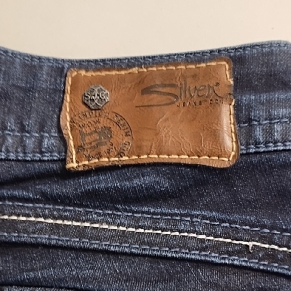 Silver Suki Stretch Denim Peddle Pusher Bermuda Denim Shorts - Picture 3 of 13